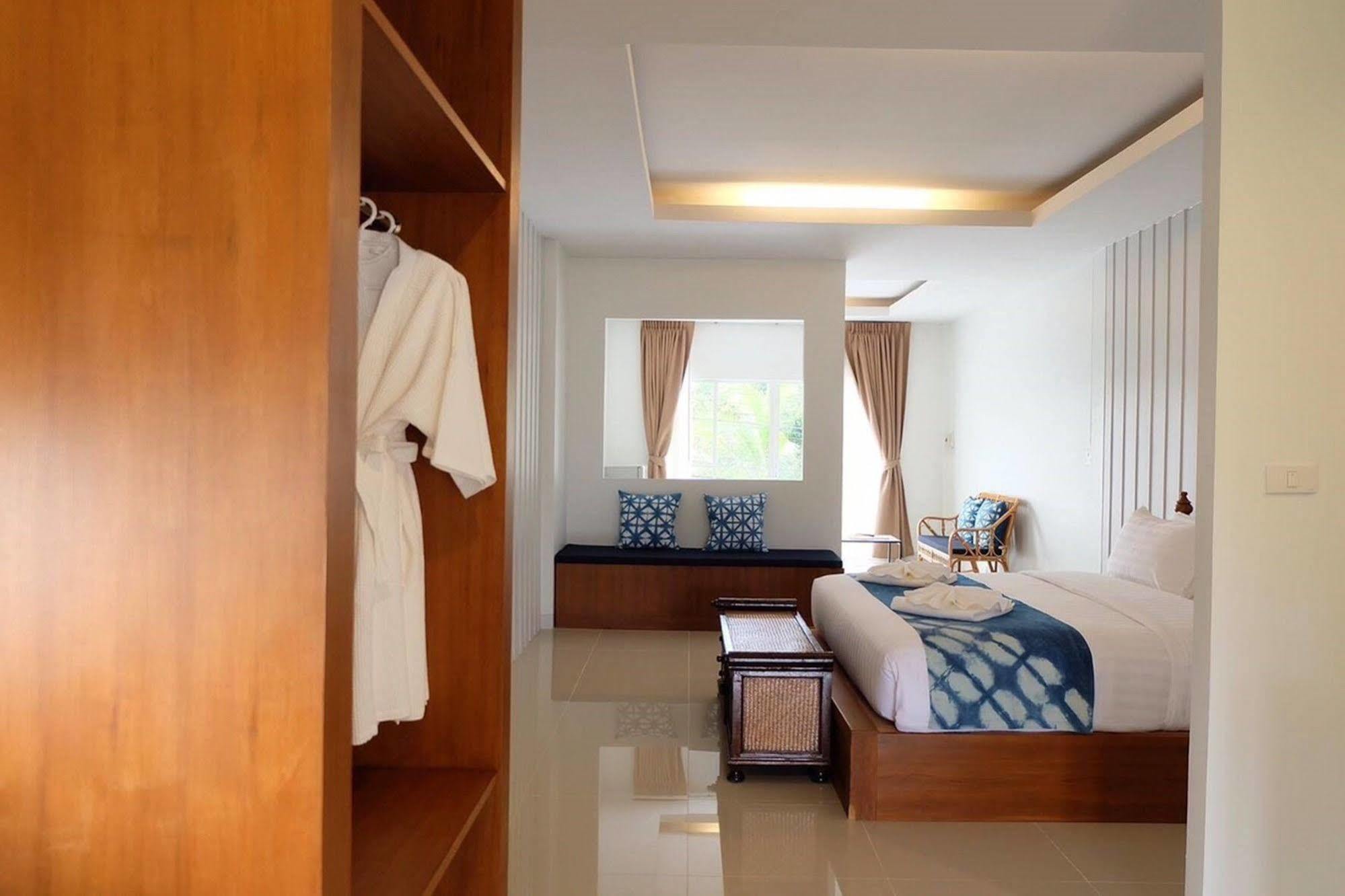 Baan Iyara Hotel Nan Exterior photo